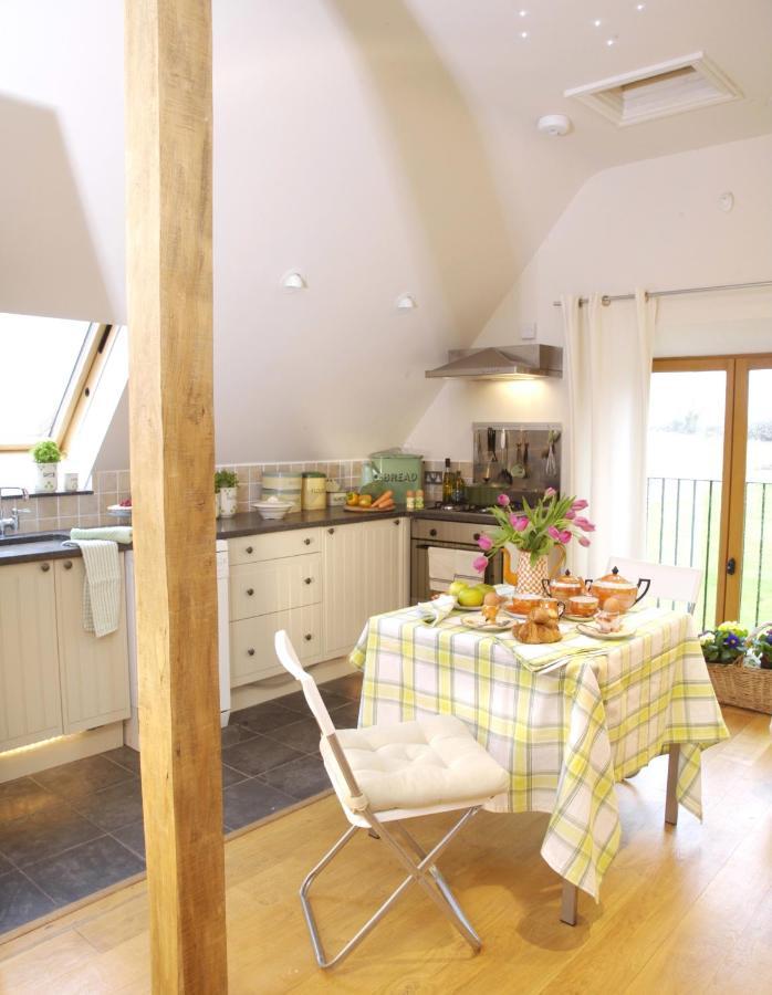 Fosse Farmhouse Holiday Cottages Chippenham  Dış mekan fotoğraf