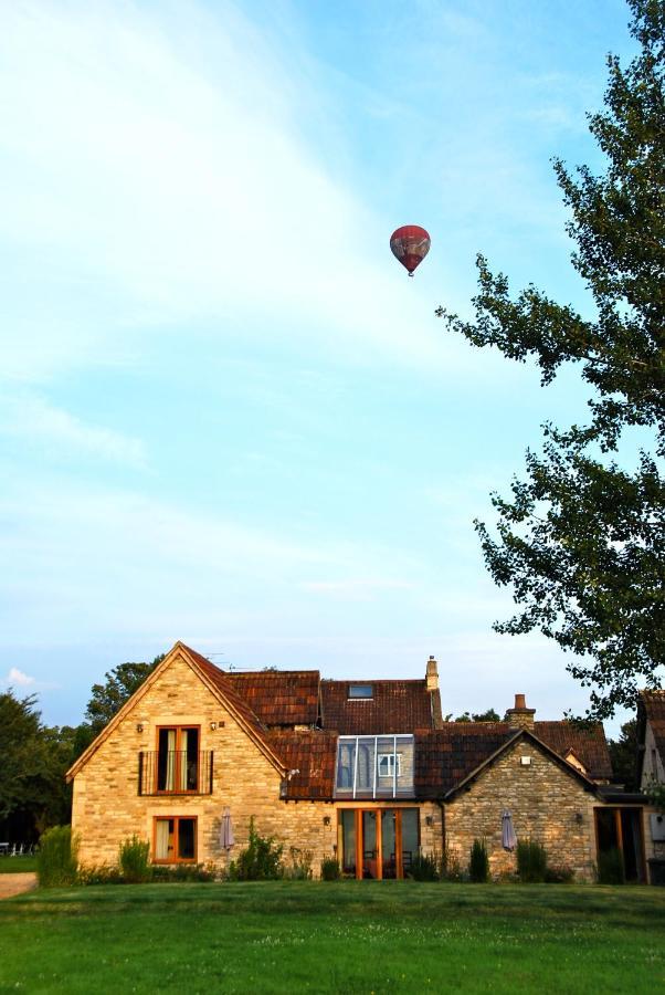Fosse Farmhouse Holiday Cottages Chippenham  Dış mekan fotoğraf