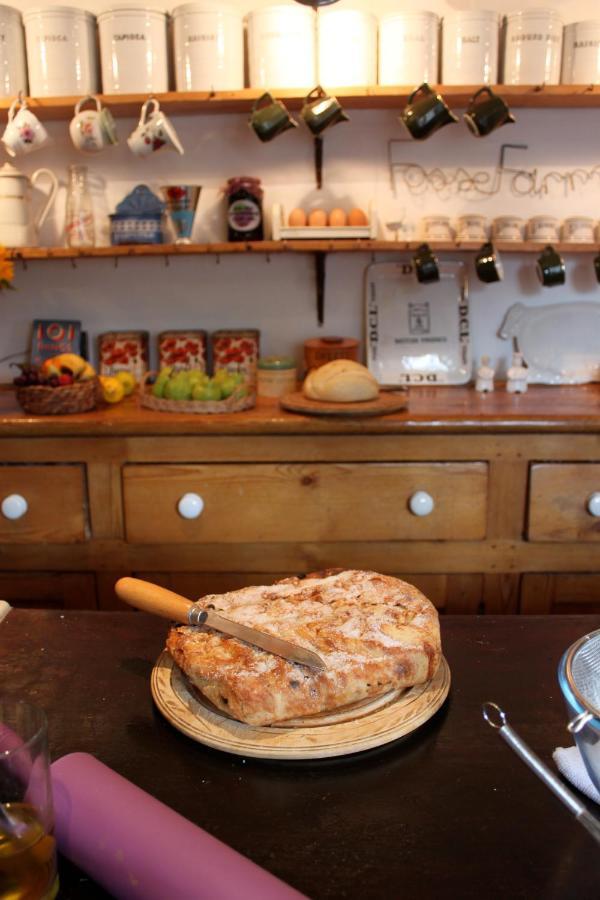 Fosse Farmhouse Holiday Cottages Chippenham  Dış mekan fotoğraf